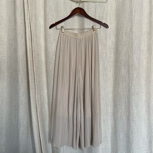 NWTS UNIQLO Pleated Wide Leg Flowy Pant